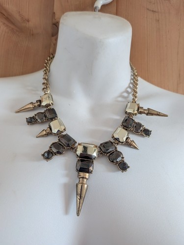 Edgy statement necklace gold - edgy,