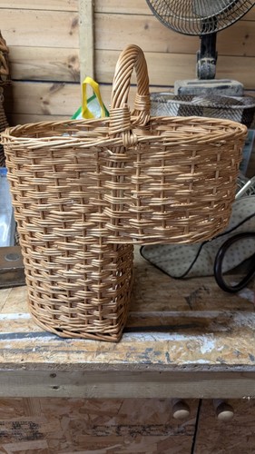 Brown woven wicker - brown,