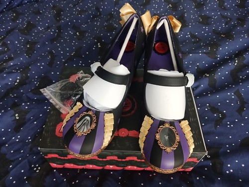 Dark chocolate design shoes - dark,
