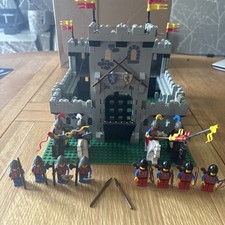 Lego Vintage Castle Lion Set