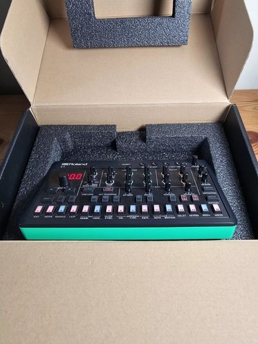 Roland aira compact tweak - aira, s-1