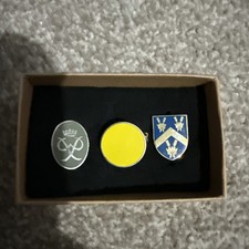 VINTAGE METAL PIN BADGE - DUKE