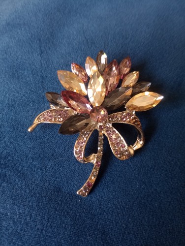 Brooch floral rhinestone - floral,