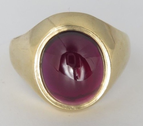 9ct 375 gold ring - 375, ruby
