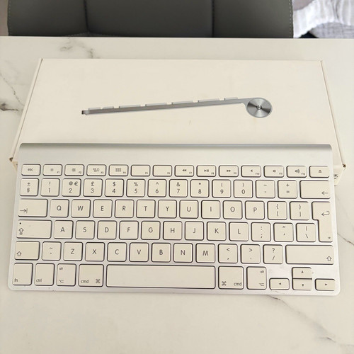 Apple wireless keyboard - wireless,