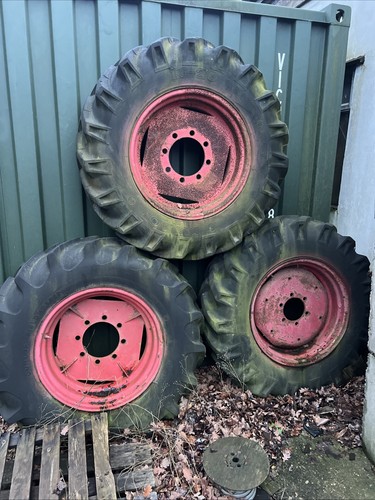Tractor wheels and - tractor,