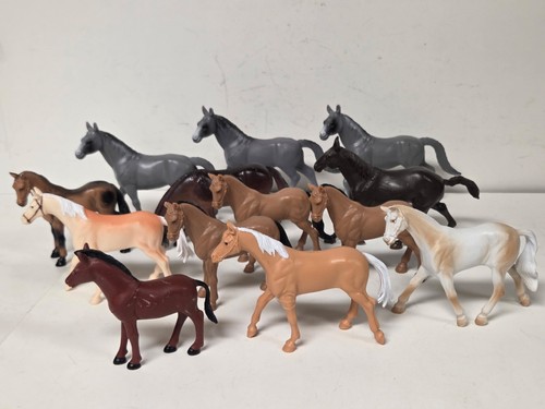 Mixed plastic toy horse - mixed,