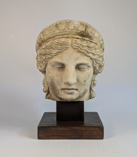 Ancient Greek sculpture head