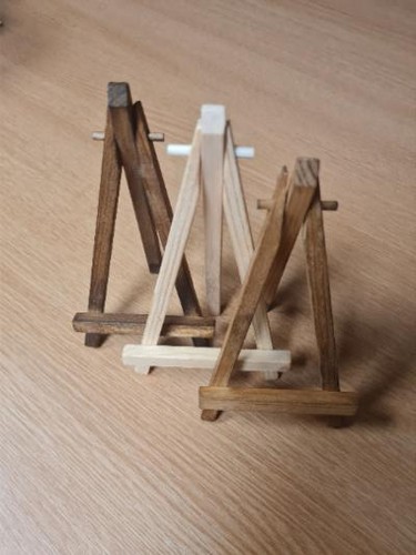 Miniature wooden easel - wooden, 15cm
