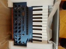 Korg Monologue Monophonic Analogue Synthesiser Box Included