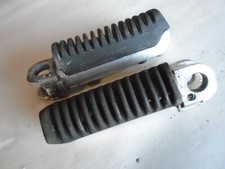 SUZUKI FRONT RIDERS LEFT RIGHT FOOT REST PEG PAIR GSXR 1100 BANDIT RF 600 900