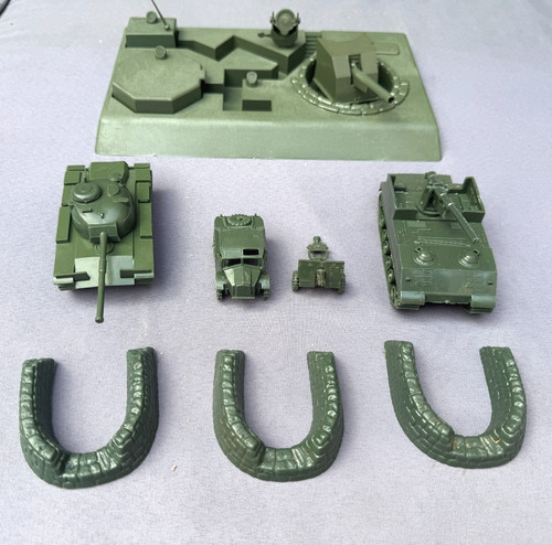 Airfix 1970 gun emplacement - gun,