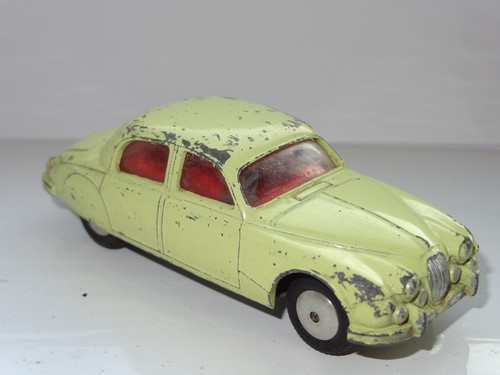 Corgi jaguar 208 - corgi,