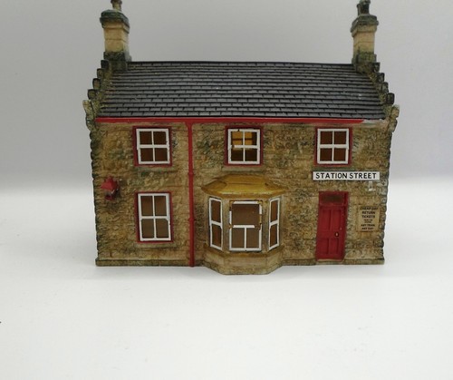 Hornby skaledale r8629 station - hornby,