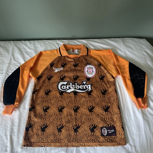 Liverpool football goalkeeper - liverpool,
