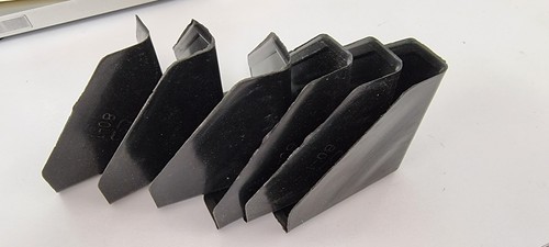 25x black plastic - black, corner