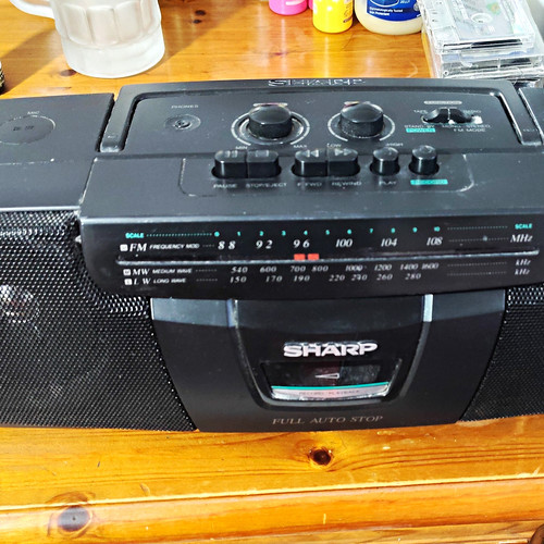 Sharp 272e fm radio - sharp, am/fm
