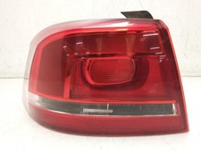 PASSAT PASSENGER TAIL LIGHT