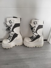 Size 4 White Demonia Shaker-70