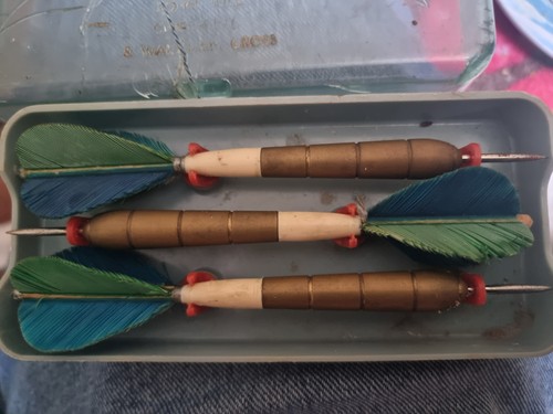 Old vintage darts set with - ,