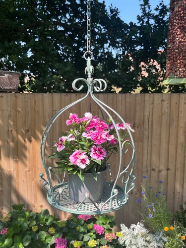 Vintage royal crown style iron - royal,
