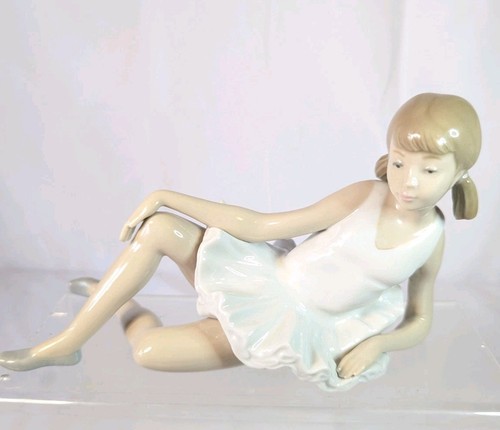 Nao lladro reclining ballerina - reclining,