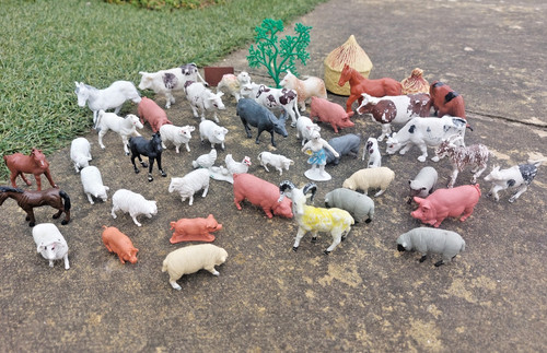 Vintage 1970s plastic toy - plastic, farm