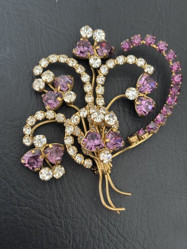 Vintage brooch gold - , tone