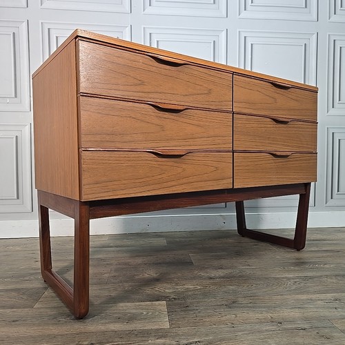 Retro chest drawers - drawers,