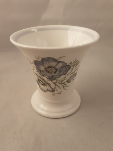 Wedgwood glen mist - posy, vase