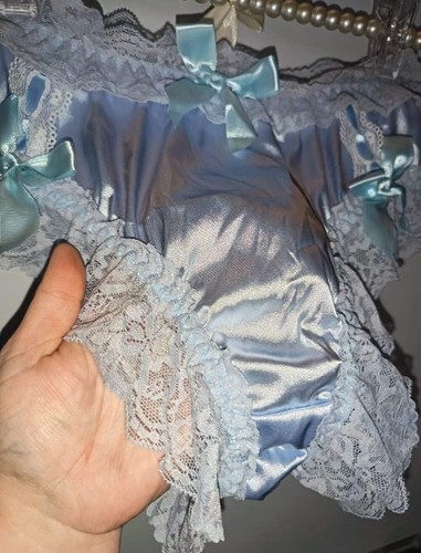 Blue satin lace frilly - 💙,