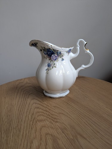 Vintage royal albert bone - royal,