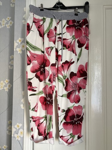 Bnwt pretty bold - bnwt, floral