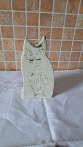 Carn pottery cat signed - cat,