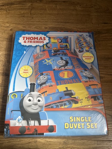 Nwt thomas the tank engine - thomas,