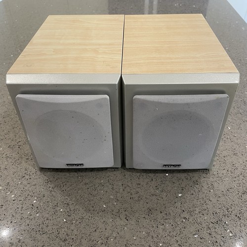 Hitachi bookshelf speakers - hitachi,