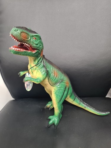 Medium large tyrannosaurus - large, t