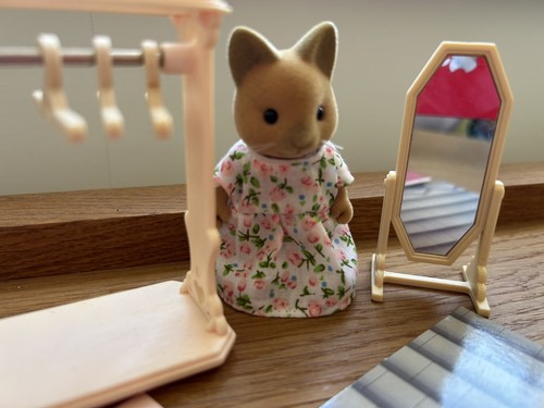 Sylvanian families village - families,