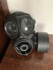 3 S10 Gasmasks with bags