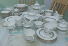 Royal Doulton Rondelay (H5004)-5 dinner plates£28 5 salad plates £19 etc