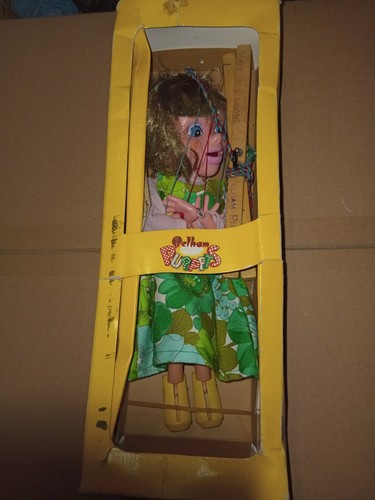 Pelham puppets open - puppets,