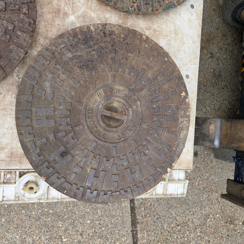 Round cast iron - cast, cover