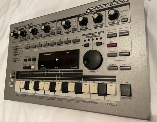 Roland 303 groovebox - roland, mc-303