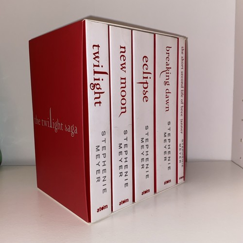 The twilight saga stephenie - the,
