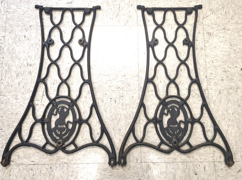 Vintage singer cast iron - cast,