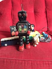 Vintage Japanese Wind Up Tin Robot & Various 60’s & 70’s Toys & Games