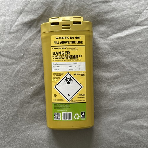 Yellow sharps insulin syringe - yellow,