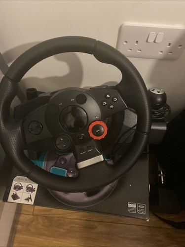 Logitech driving force - logitech,