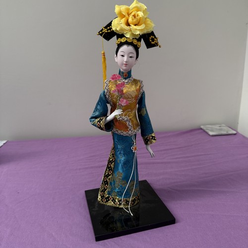 Japanese geisha lady statuette - japanese,