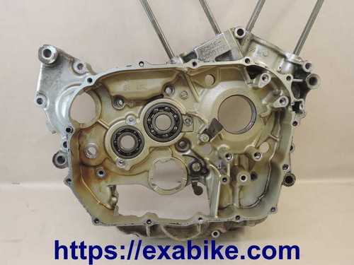 Right engine housing - housing, for